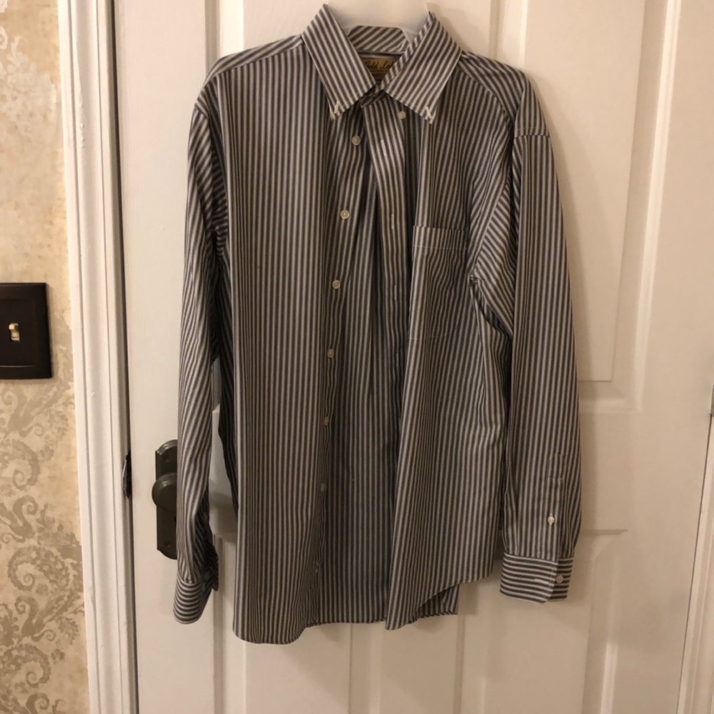 Men’s dress shirt